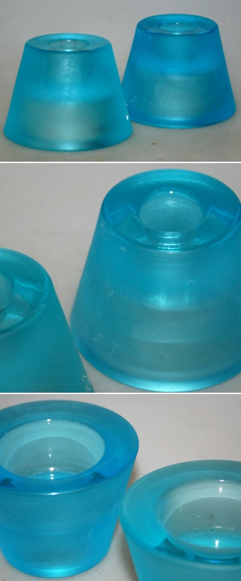 Blå lysestager i glas til både almindelig lys og fyrfad